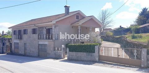 Beautiful villa with 320m2 in Serapicos, right in front of the municipal road, towards Chaves. House composed of 3 floors: ground floor, first and second floor. On the ground floor has a large space, the size of the implantation area, which you can u...