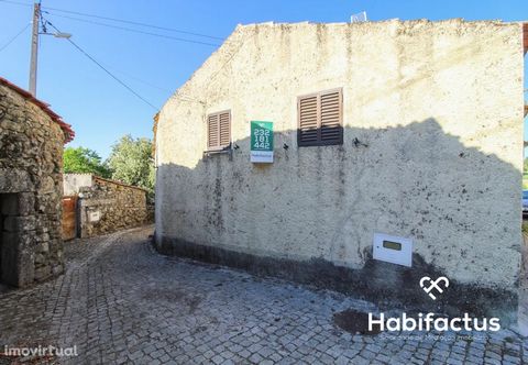 Detached house T2 in São João da Fresta - Mangualde. Property to restore with a useful area of 45.60m2, consisting of kitchen with fireplace, living room, a bedroom and a service bathroom. This property is sold with a rustic item with an area of 80m2...