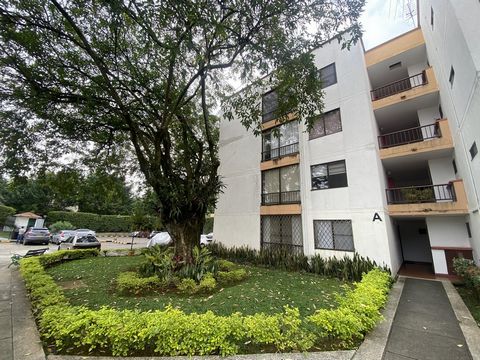For sale Apartment in Residential Complex Barrio Bosques del Limonar, South Central Cali. Apartment of 94 m2 with exterior view, located on the third floor. 3 bedroom apartment with closet, the main one with remodeled bathroom and dressing room, bath...