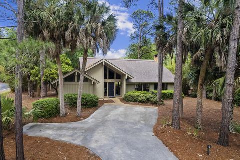 NEW LISTING , SEA PINES RESORT. An exceptional ocean-oriented opportunity awaits in Sea Pines. This homesite offers mesmerizing lagoon views within close proximity to South Beach Marina. The quintessential Carolina beach house from days gone by, offe...