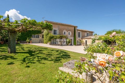 Provence Home, the real estate agency of Luberon, is offering for sale, in a very quiet hamlet of the municipality of Goult and elevated, a restored 19th-century farmhouse with garden and pool. Very beautiful view of the Monts de Vaucluse and Mont Ve...