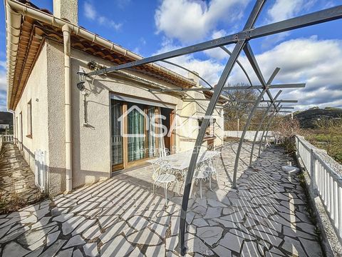 Located in Bédarieux, this house benefits from an ideal location in the heart of a dynamic and attractive town. Close to all amenities, it offers easy access to shops, schools and public transport. You can also enjoy the surrounding natural beauty, w...