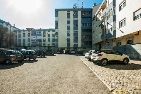 Description 2 BEDROOM APARTMENT FOR SALE - AMORA Apartment with 3 rooms, with semi-equipped kitchen, in a building with 2 elevators. Apartment comprising: hall/hallway, kitchen, living room, 2 bedrooms, balcony, bathroom and pantry. Located in a cons...