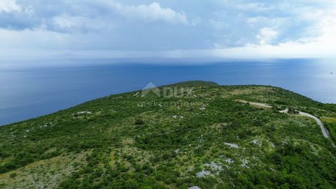 Location: Istarska županija, Labin, Rabac. ISTRIA, SKITAČA - Unique building plot with building permit for two modern villas The town of Skitača is located on the southernmost part of the Labin peninsula, on a clearing 425 meters high and surrounded ...