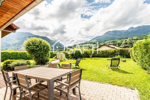 74800 - Saint-Pierre-en-Faucigny - 5 min. from the motorway connecting GENEVA ANNECY CHAMONIX (A4 and A410) - 23km from GENEVA - Train station 5 minutes away, public school as well as numerous shops in the immediate vicinity (bakeries, supermarkets, ...