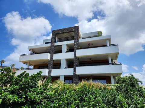 I ett vackert och avkopplande läge hittar du den fantastiska Blue Bay Curaçao Golf & Beach Resort. Blue Bay ligger i en vacker vik med vit sandstrand precis utanför dörren. De lyxiga lägenheterna och villorna är fullt möblerade och utrustade med alla...