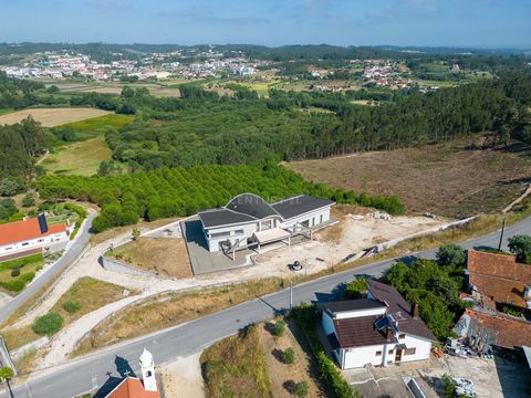 Przedstawiamy niepowtarzalną okazję do nabycia luksusowej willi w budowie, położonej na rozległej działce o powierzchni 18 115 m². Ta nieruchomość łączy w sobie przestrzeń, komfort, luksus i duży potencjał dochodowy, położona w cichej i zarezerwowane...