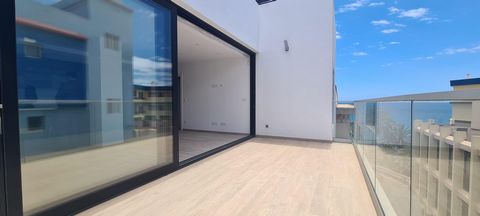 Se vende apartamento de nueva construcción en Arguineguín, Gran Canaria La vivienda: Se trata de un apartamento que ha sido completamente renovado recientemente con materiales y electrodomésticos de muy buena calidad. Está sin estrenar . Se encuentra...