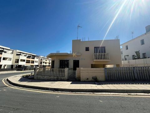 Located in Larnaca. Amazing, Detached three bedroom House for Sale in Tersefanou are, Larnaca. Beautiful location on the outskirts of Tersefanou village. A short drive to the airport and Larnaca Town. A short distance away from the blue flag beaches ...