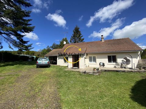 IMMO360 offers you this small house of 90m2 located in the town of St Hilaire la Gravelle, 15 minutes from Vendome. On the ground floor, entrance, living room with insert fireplace, kitchen, two bedrooms, shower room, Upstairs, two bedrooms. mezzanin...