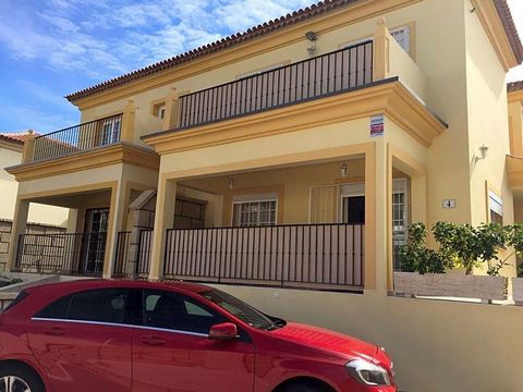 Discover the charm of this semi-detached villa located in Costa Adeje, where luxury is intertwined with comfort spread over 3 floors to offer you an unparalleled living experience. The villa welcomes us with a front terrace along with a parking space...