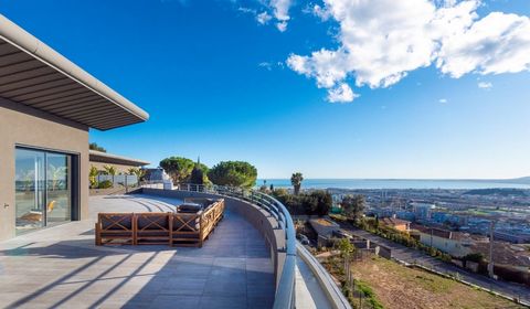 Nice Ouest Fabron: ROOF VILLA of 122m2 in New Residence with SEA VIEW offering a 303m2 terrace! a swimming pool and all the advantages of the New (guarantees, thermal and acoustic insulation, reduced registration fees). Ideally located on the hills o...