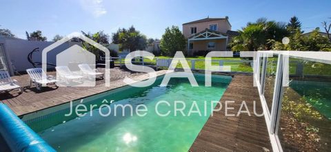 Maison d'architecte avec studio de 170 m2 sur un terrain de 2700 m2 avec piscine.