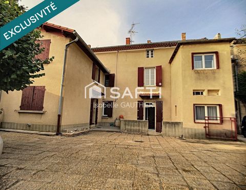MAISON D'ENV. 250M² - TERRAIN 1100m² - 2 GARAGES EN PIERRE