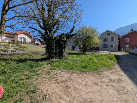 SPECIAL INVESTISSEUR : terrain viabilisé pour 2 maisons