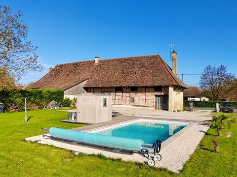 Maison à vendre 6 pièces L'ABERGEMENT SAINTE COLOMBE (71) piscine et dépendances !