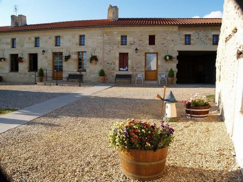 LONGERE DU 18° SIECLE A SAINT SAVIN 33
