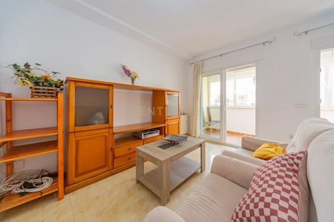 Te presentamos este espectacular piso ubicado en el centro de Calpe, una oportunidad única para quienes buscan espacio, funcionalidad y una ubicación privilegiada. Al acceder a la vivienda, un amplio pasillo se abre hacia todas las estancias, creando...