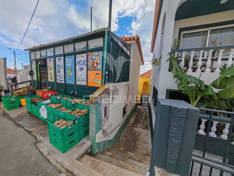 Apresentamos uma excelente oportunidade de investimento no coração do Caniçal. Este imóvel, situado numa localização privilegiada, encontra-se próximo a diversos serviços, comércios e zonas de lazer, garantindo grande visibilidade e conveniência para...