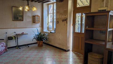 Charmante maison de village à vendre 70m² COUTARNOUX (89) avec dépendances et cour intérieure