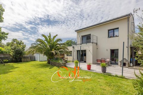 Grande contemporaine de 4 chambres en pleine ville mais au calme en impasse !