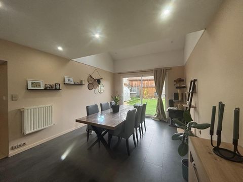 Maison moderne à la campagne