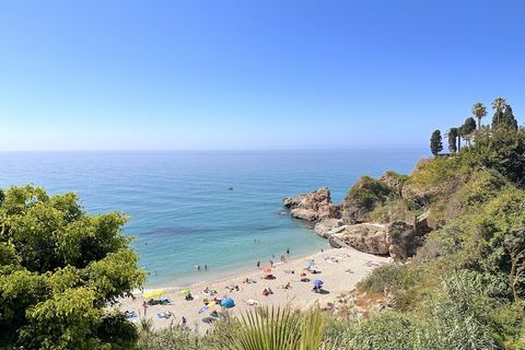 A stylish apartment in the scenic Parador area, this centrally located holiday home features two well-appointed bedrooms—one with a king-size bed and en-suite bathroom, and another with two single beds—comfortably accommodating up to four guests. The...