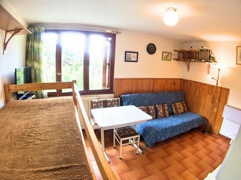 The 5-storey residence Centre Vars (with lift) is situated in the heart of the resort, 150m from the pistes and the French ski school (ESF). Leisure activities are available in Vars, Alps, France and are very close to the residence. Additionally, a n...