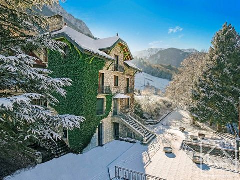 This magnificent and beautifully renovated manor is situated in the alpine village of Petit Bornand, only 15 minutes from the world-renowned ski resorts of Grand Bornand and La Clusaz, 50 minutes from the historic lakeside city of Annecy and only 45 ...