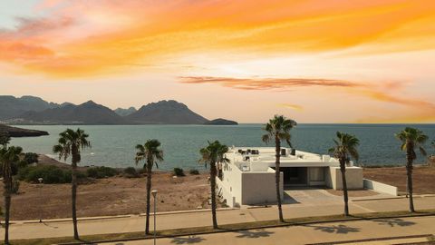 Résidentiel de luxe, construit avec vue sur la mer dans un quartier calme, avec accès à la mer, profiter des activités de plein air et bien plus encore.