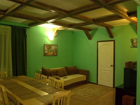 We offer to rent a cottage with total area of ​​190 sq.m. Cottage for rent on the day, weekends and holidays. The first floor is occupied by a spacious lobby and lounge, there is a billiard room, equipped with a bar, there is one bedroom, bathroom an...