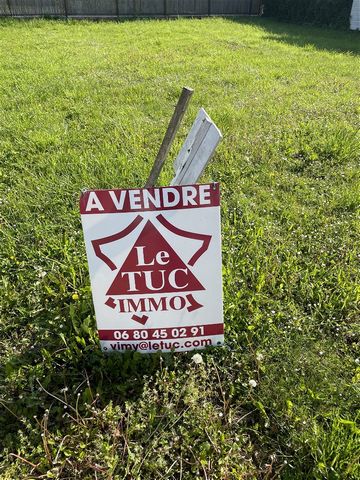 On the territory of Annezin downtown, become the owner of this land with building rights. You will have up to 140m2 to build your future home  . The sale price is set at 54 000 EUR. Do not hesitate to contact your real estate agency Le TUC IMMO VIMY ...
