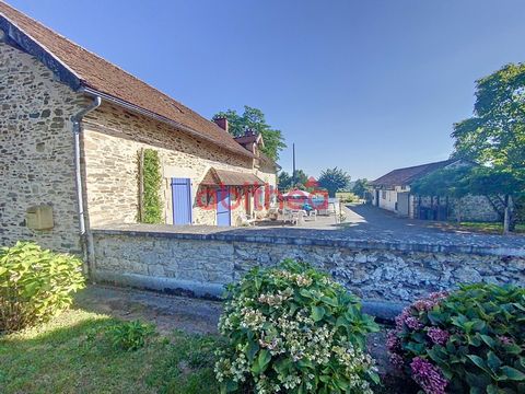 Abithéa is pleased to present this beautifully renovated former school. Located on a large plot of 2350 m2, it will seduce lovers of beautiful stones, lovers of beautiful volumes with its 127 m2 of living space on two levels. On the ground floor, a b...