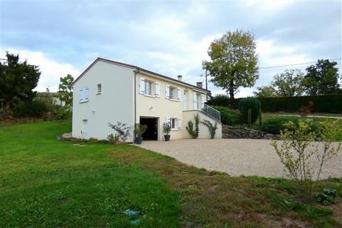 Aurillac 10 kms,  on 1480 M2 of enclosed and wooded land, beautiful single storey house with full basement including 1 living room opening onto terrace with pellet stove, 1 equipped kitchen, 3 bedrooms, 1 bathroom, toilet, numerous cupboards, PVC dou...