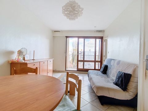 The Abithéa agency offers you this studio of 30 m2 ideally located just 5 minutes walk from the city center. This bright and well-appointed apartment offers a comfortable living space, comprising a main room, a fitted kitchen and a shower room. Perfe...