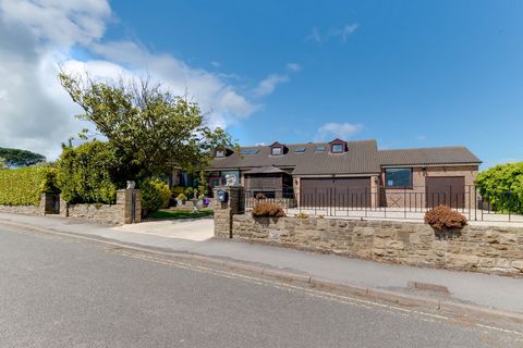 Guide Price £625,000 - £650,000 Just off a direct road into the centre of a seaside town this home is perfectly positioned. You are set on a no through road and small cul-de-sac looking out onto landscaped golf course with blue sea on the horizon and...