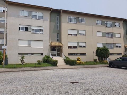 Excelente oportunidade para adquirir este apartamento T3 com uma área de 99 metros quadrados, localizado na Senhora da Hora, Matosinhos, distrito do Porto. Localizado em zona residencial consolidada, o imóvel fica próximo de pontos de comércio, servi...