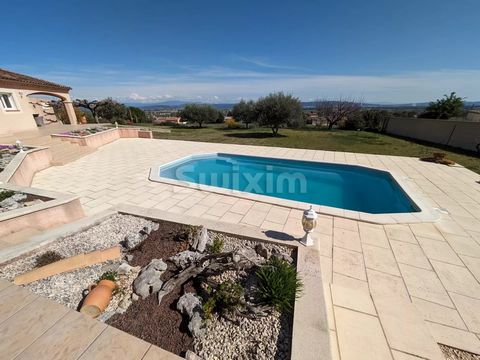 Ref 2004MF: Bourg Saint Andéol come and discover this superb recent villa with its unobstructed view over the entire Rhône valley! It offers a kitchen open to living room, 4 bedrooms (including a master suite with bathroom) bathroom with shower and b...