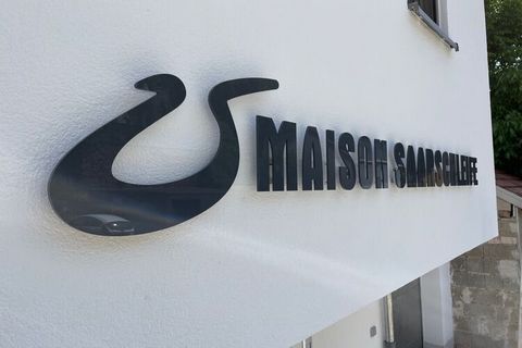 Nowy wakacyjny kompleks mieszkaniowy MAISON SAARSCHLEIFE METTLACH, otwarty w czerwcu 2023 roku. Blisko centrum miasta, zaledwie 1 minutę od Saary. Do słynnej pętli Saary, symbolu Saary, można dojechać samochodem w zaledwie kilka minut. Trójkąt granic...