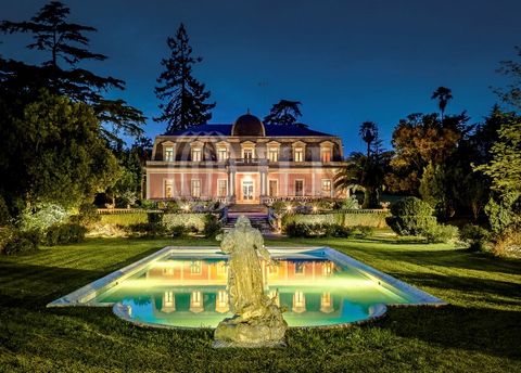 Estate with a 8.6 hectares plot of land, including a mansion, a botanical garden, and equestrian facilities, in Portalegre, Elvas. The French-style mansion, with 1915 sqm of gross construction area, was built in 1887 and underwent a deep and meticulo...