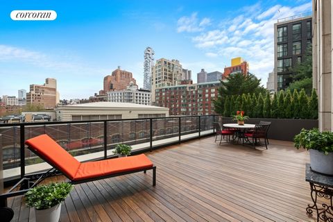 Townhouse-like proportions meet luxury condominium convenience in this designer three-bedroom, three-bathroom duplex in one of Tribeca's most sought-after full-service buildings. Thanks to its ideal fifth-floor location, this premier residence offers...