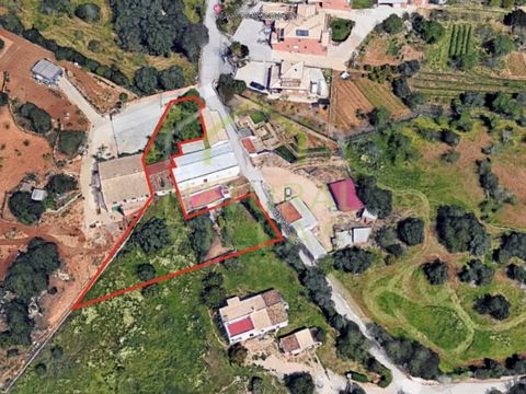 Build Your Dream Home in this Idyllic Setting of the Algarve! This unique property offers an extraordinary opportunity to create your personal sanctuary in a tranquil and serene environment. Located in the picturesque lands of Boliqueime, in Patã, at...