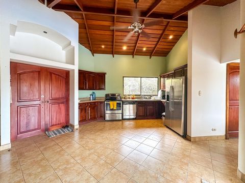 Discover Esperanza House, your next home in Nosara! This charming property offers an exceptional living experience for those seeking tranquility, privacy, and proximity to the area’s attractions. Esperanza House has 2 bedrooms, 2 bathrooms, a refresh...
