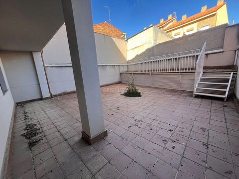 Apartment for sale in the town of Recas, the house is distributed in a spacious living room, 1 bedroom with built-in wardrobe, kitchen with access to a private patio and a bathroom. The property has pre-installation by air conditioning ducts in the b...