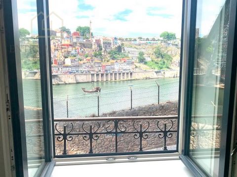 1 bedroom flat furnished and equipped, with license for local accommodation (AL) to buy in Ribeira de Gaia, near the lower part of the Luis I Bridge, picturesque and traditional location. fr B Looking to live in an authentic riverside area in Vila No...