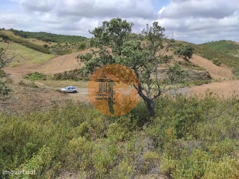 Rustic land with 16,880 m2, located in Fonte in Castro Marim. Good access. Ground is cleared. Unobstructed view of the Algarve Mountains. Land with some trees. Located 15 minutes from the best beaches in the Algarve. Only 10 minutes from the center o...