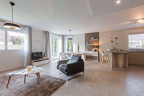 SAINT JEAN DE THOLOME - Nieuw T4 duplex huis met een bewoonbare oppervlakte van 99,52 m2 te koop gelegen in een rustige omgeving, op het platteland, met vrij uitzicht op de omliggende bergen. Gelegen op 10 minuten van Viuz-en-Sallaz en 35 minuten van...