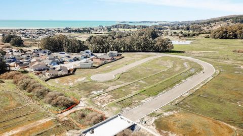 Don't miss this rare opportunity to build 26 homes as apart of a new subdivision (Pacific Ridge) on approximately 115 acres in Half Moon Bay. Pacific Ridge has the perfect setting to create a very desirable housing development that has the best of bo...