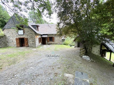 Vous cherchez une maison esprit grange traditionnelle, où la pierre, l’ardoise, le bois et les matériaux nobles se fondent dans la nature environnante pour votre plus grand plaisir ? Découvrez vite ce nouveau bien résolument traditionnel situé en Hau...