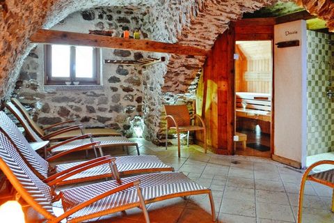 Fantastically rustically furnished and family-run apartment house in the historic center of the winter sports resort of Pellizzano at an altitude of around 925 meters in the Val di Sole, in western Trentino. With organic building materials and very c...